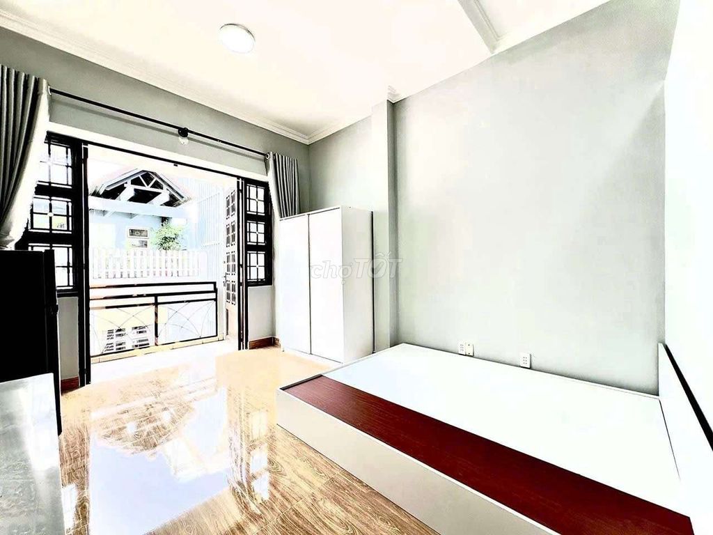 PASS PHÒNG STUDIO FULL NT-BAN CÔNG-30M2-GẦN CV GIA ĐỊNH