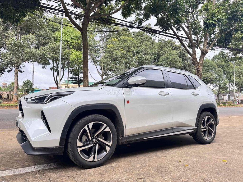 Yaris Cross bản Xăng Màu Trắng Ngọc Trai Cần Bán. Mua bán Ô tô tại Thành phố Buôn Ma Thuột Đắk Lắk được đăng bởi Toàn Bán Xe  hình 4