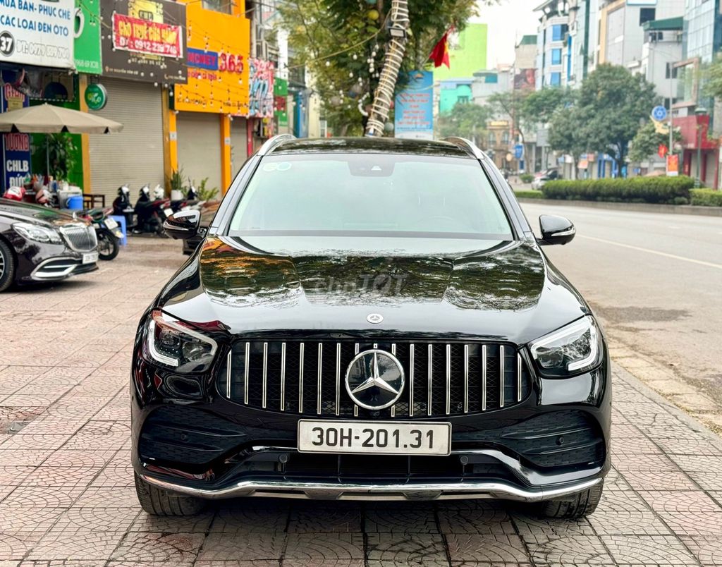 BÁN MERCEDES GLC300 MODEL 2022 ĐEN/KEM RẤT ĐẸP