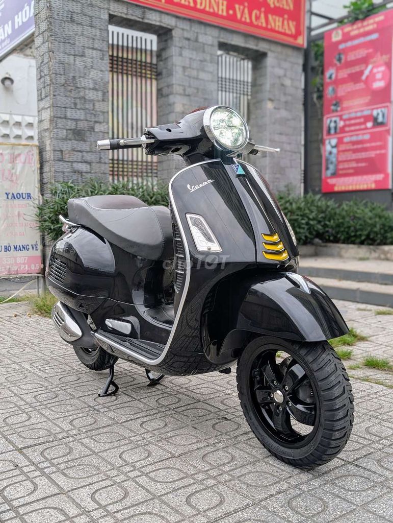 GTS SuperTech 300 HPE Màu Đen 2022. Mua bán Xe máy tại Quận 5 Tp Hồ Chí Minh được đăng bởi Vestan hình 4