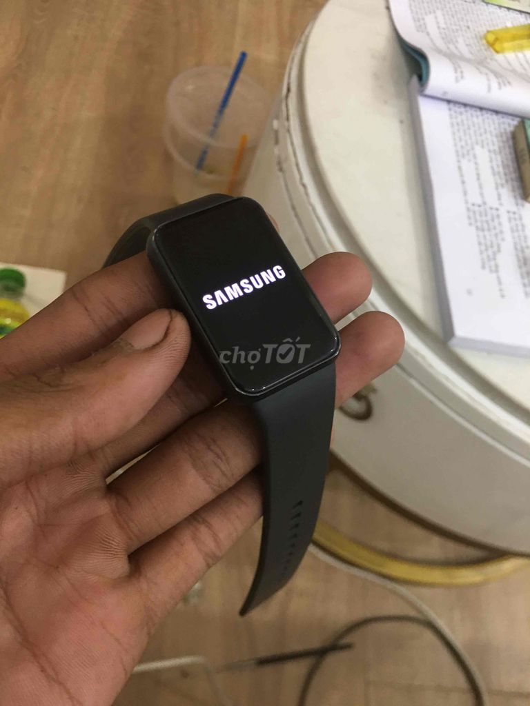 Samsung Galaxy Fit3 Đen Đã sử dụng. Mua bán Thiết bị đeo thông minh tại Quận Liên Chiểu Đà Nẵng được đăng bởi An Lee hình 1
