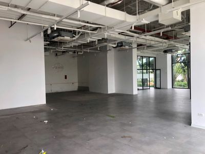 Cho thuê shophouse khối đế Le Grand Jardin Long Biên, có thể chia nhỏ.