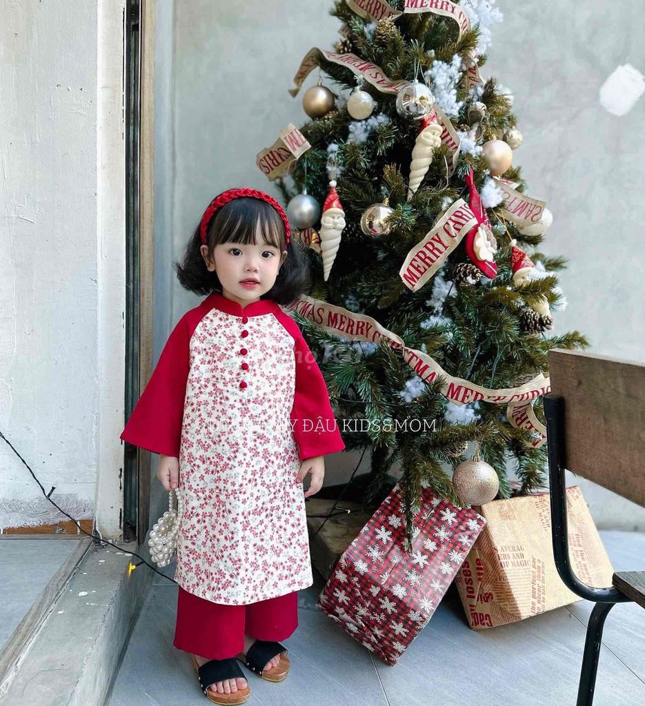Áo dài cách tân cho bé gái hãng Đậu kid & mom. Mua bán Mẹ và bé tại Quận 5 Tp Hồ Chí Minh được đăng bởi Nguyen Huynh Hanh Dung hình 1