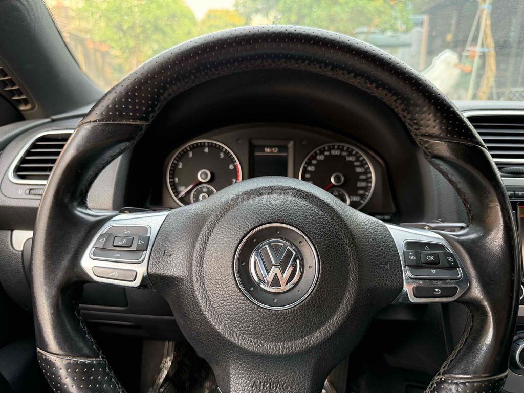 Volkswagen Scirocco 2010 phiên bản 2.0 - 90000 km. Mua bán Ô tô tại Quận Bình Thạnh Tp Hồ Chí Minh được đăng bởi kim hạo thiên hình 12