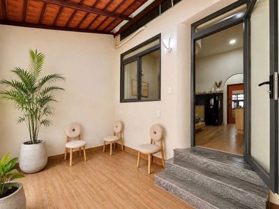 Nguyễn Gia Trí  2 mặt hẻm xe tải 5 tầng 7PN Master AirBnB thu 70tr/th