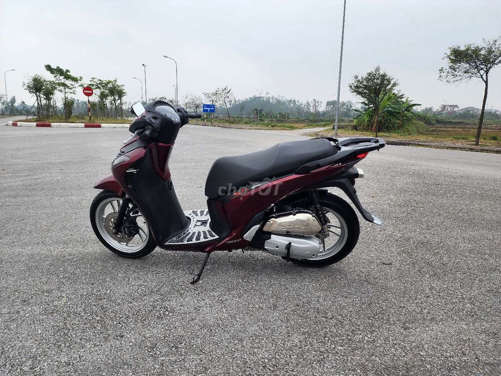 Bán chiếc SH lên vỏ ý máy zin hồ sơ cầm tay. Mua bán Xe máy tại Thành phố Hà Tĩnh Hà Tĩnh được đăng bởi D Watch hình 11