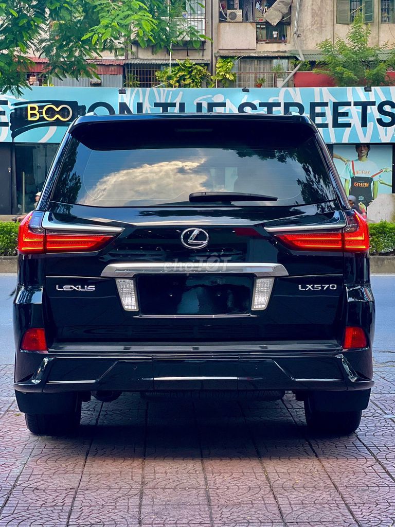 Lexus LX570 Trung Đông 2017 nội thất kem, bền sang. Mua bán Ô tô tại Quận Long Biên Hà Nội được đăng bởi Long Biên Cars hình 5