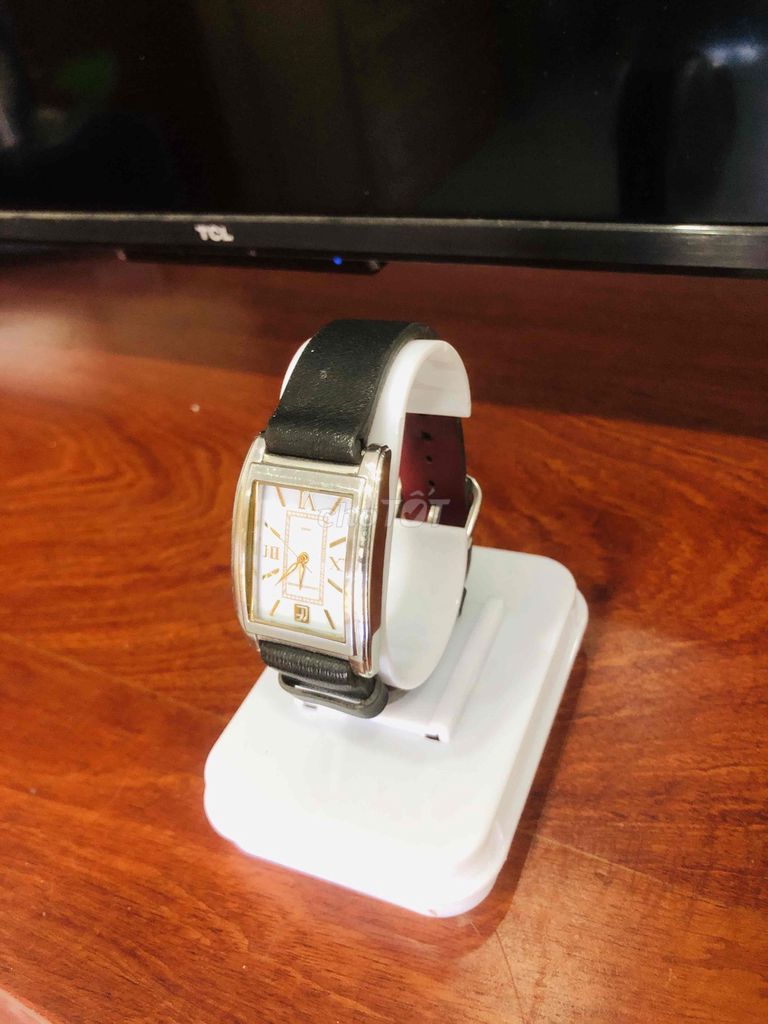 đồng hồ mặt vuông sáng bóng. Mua bán Đồng hồ tại Huyện Long Điền Bà Rịa - Vũng Tàu được đăng bởi hồng hình 2