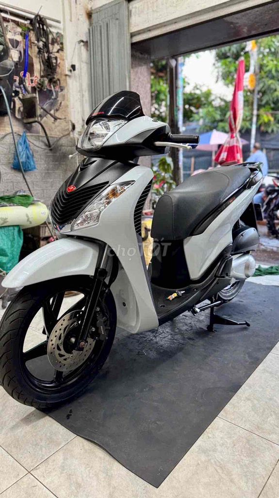 sh Ý 2005 up 2010 biển số đẹp. Mua bán Xe máy tại Huyện Nhà Bè Tp Hồ Chí Minh được đăng bởi nguyễn thanh hình 1