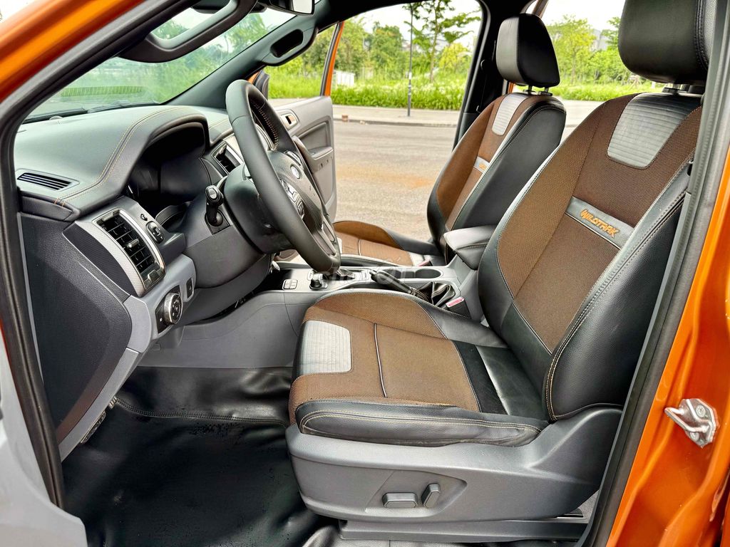 Ford Ranger  Wildtrak 3.2 4x4 AT 2016. Mua bán Ô tô tại Quận Long Biên Hà Nội được đăng bởi Tạ Dũng hình 7
