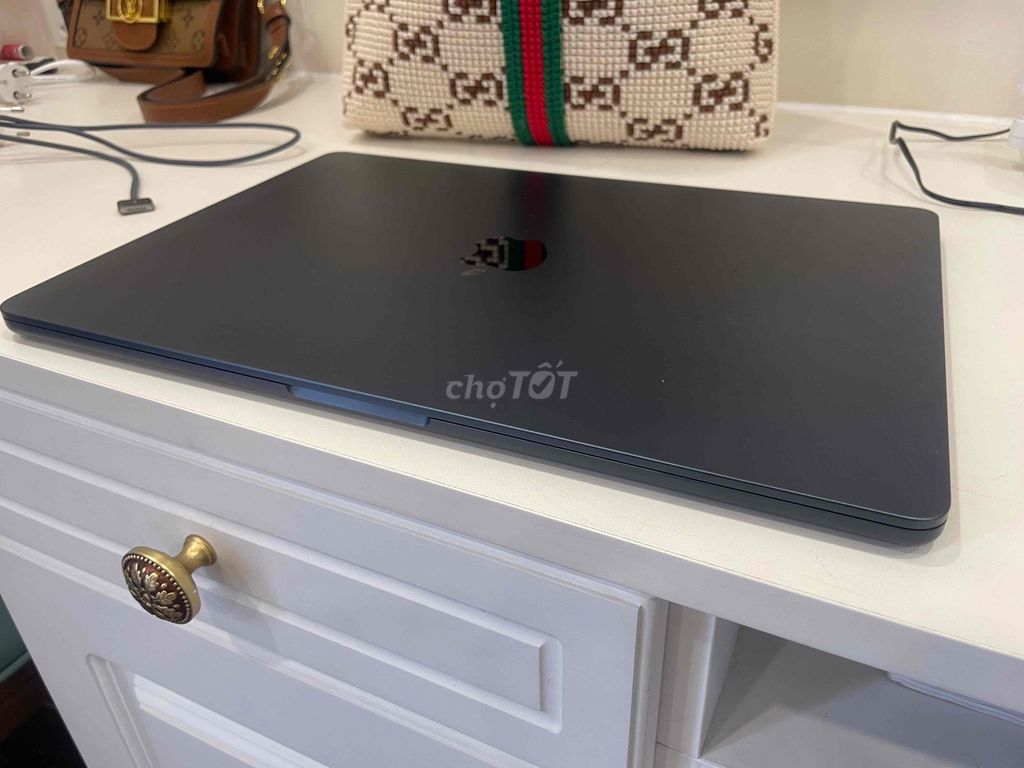 Macbook Air M4 15 inch màu xanh đen ít sử dụng. Mua bán Laptop tại Thành phố Thủ Đức Tp Hồ Chí Minh được đăng bởi Nguyễn Hiếu hình 1
