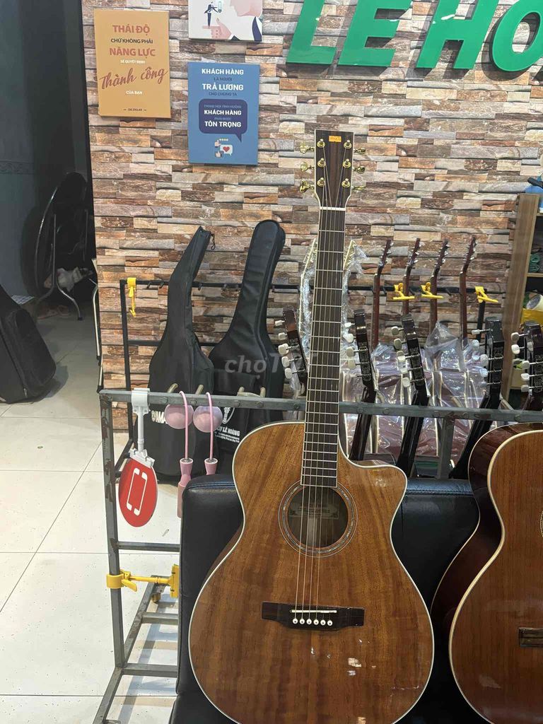 Đàn guitar Gỗ Nâu. Mua bán Nhạc cụ tại Quận Tân Phú Tp Hồ Chí Minh được đăng bởi Xuân hình 1