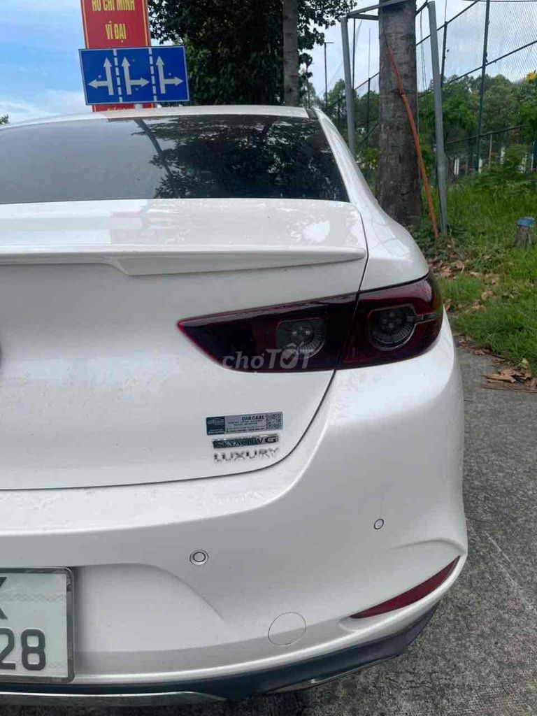 Mazda 3 2023 Luxury Trắng Siêu Hot. Mua bán Ô tô tại   được đăng bởi Trọng Nghĩa Auto Xe Lướt Miền Nam hình 3