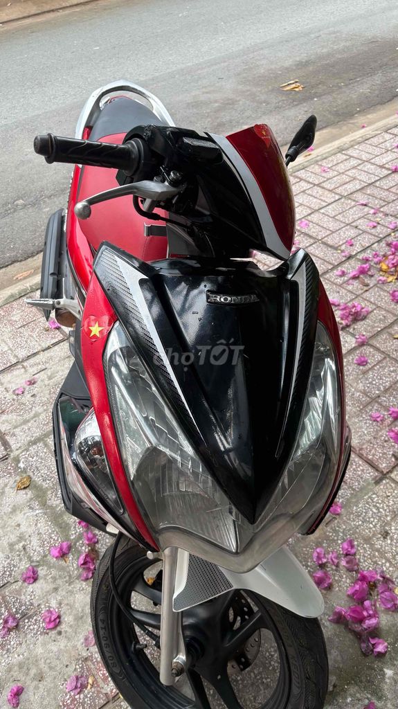 Honda Air Blade 2023 красно-черный