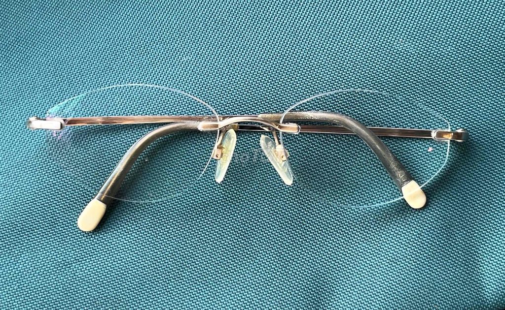 Gọng kính STRENESSE Kim loại Vàng đồng. Mua bán Phụ kiện thời trang khác tại Quận Thanh Xuân Hà Nội được đăng bởi Nguyen hình 1