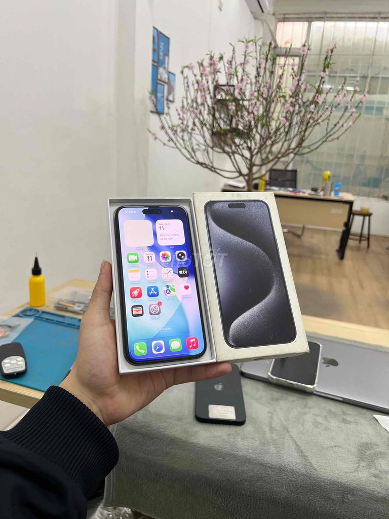 iPhone 15 Pro Max QTE 256G Zin Full Chức Năng. Mua bán Điện thoại tại Quận Đống Đa Hà Nội được đăng bởi Hà Nội Mobile Bao Duyệt Nợ Xấu hình 1