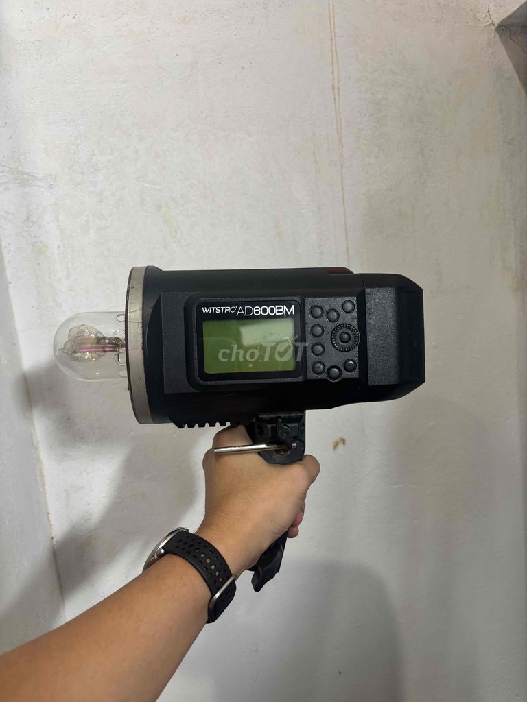 Đèn flash studio Godox AD600BM cũ. Mua bán Máy ảnh, Máy quay tại Quận Hà Đông Hà Nội được đăng bởi Ayomost hình 1