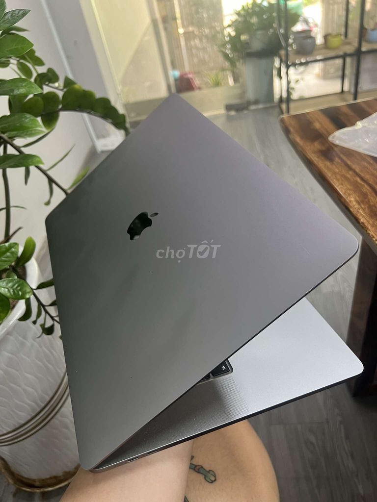 MACBOOK PRO 16" 2019