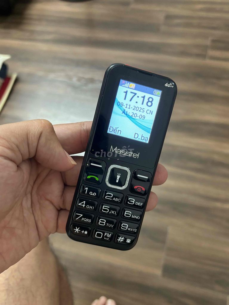 Điện thoại Masstel 2 sim Đen, Đỏ. Mua bán Điện thoại tại Quận Hà Đông Hà Nội được đăng bởi Trinh Minh hình 1