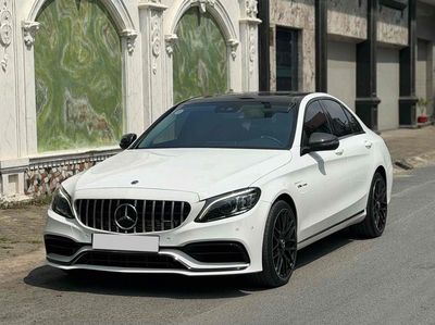 Mercedes-Benz C200 Exclusive Custom C63