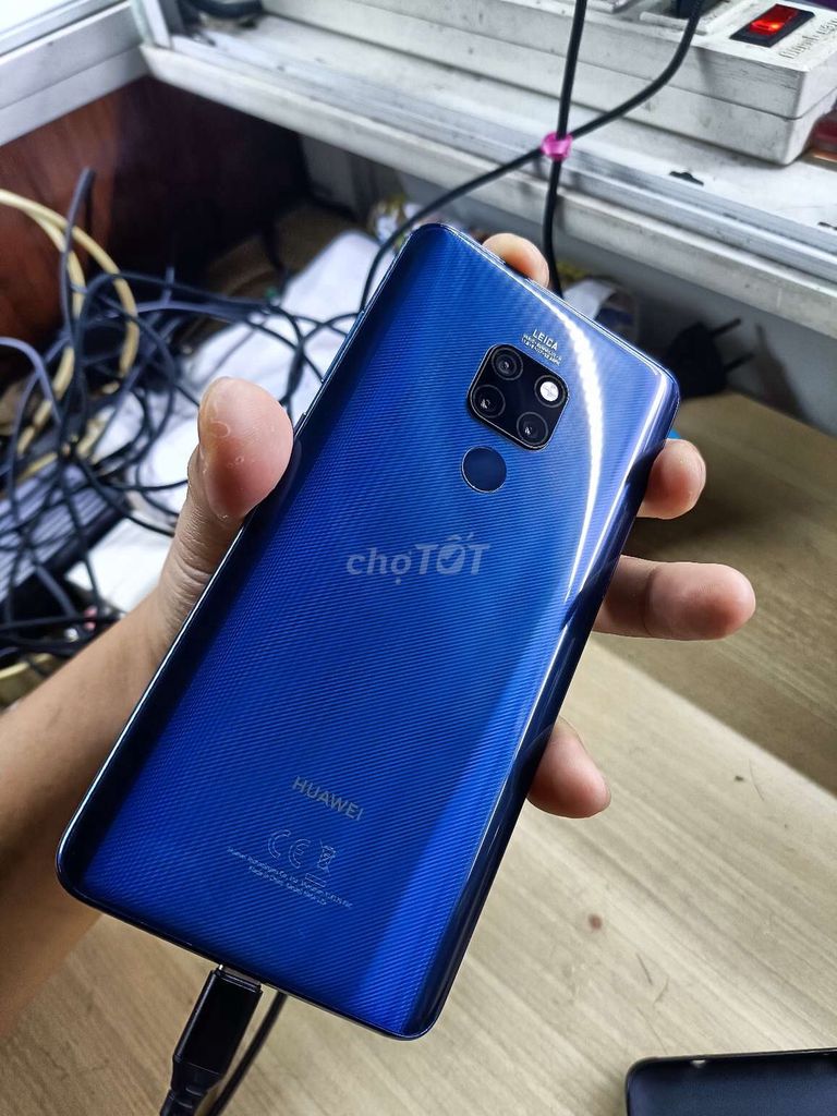 Mate 20 R6/64 Kirin980 NFC 2sim Zin đẹp Thanh lý01