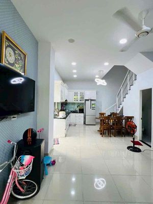 nhà phố 7x15m full nội thất sổ hồng sẵn công chứng ngay. Mua bán nhà ở tại Huyện Bình Chánh Tp Hồ Chí Minh được đăng bởi Nguyễn Tình