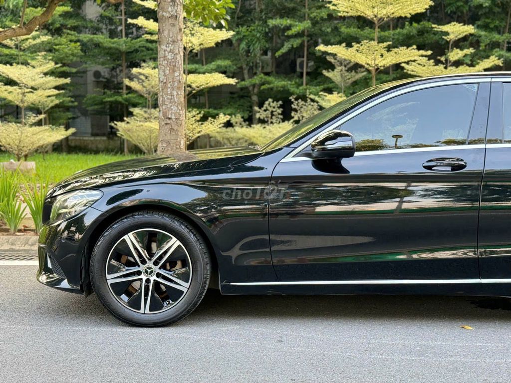 Mercedes Benz 2020 C180 - 50000 km. Mua bán Ô tô tại Quận Thanh Xuân Hà Nội được đăng bởi Nguyễn Tuấn Hoàng hình 3