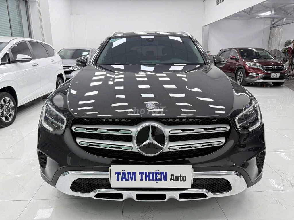 Mercedes-Benz GLC 200 2021, серый, 65 000 км