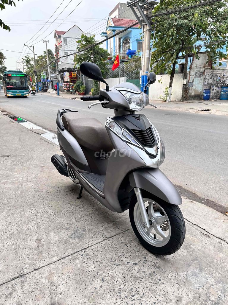 HONDA LEAD 125 MÀU XÁM CÒN ĐẸP VÀ MỚI 95%