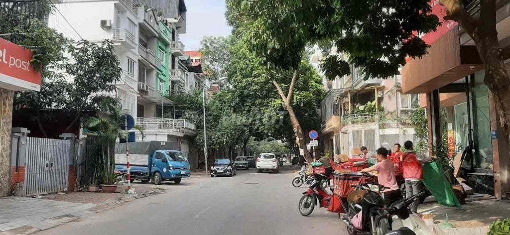 Cho Thuê Nhà Nguyên Căn 90m x 5T, Thang Máy Nguyễn Khuyến KĐT Văn Quán