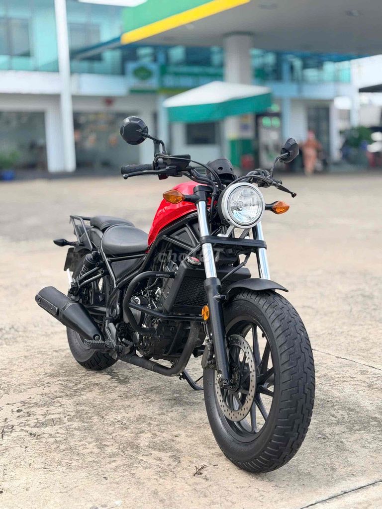 Honda Rebel 300 ABS красный 35K км номера Сайгона 9 хозяин