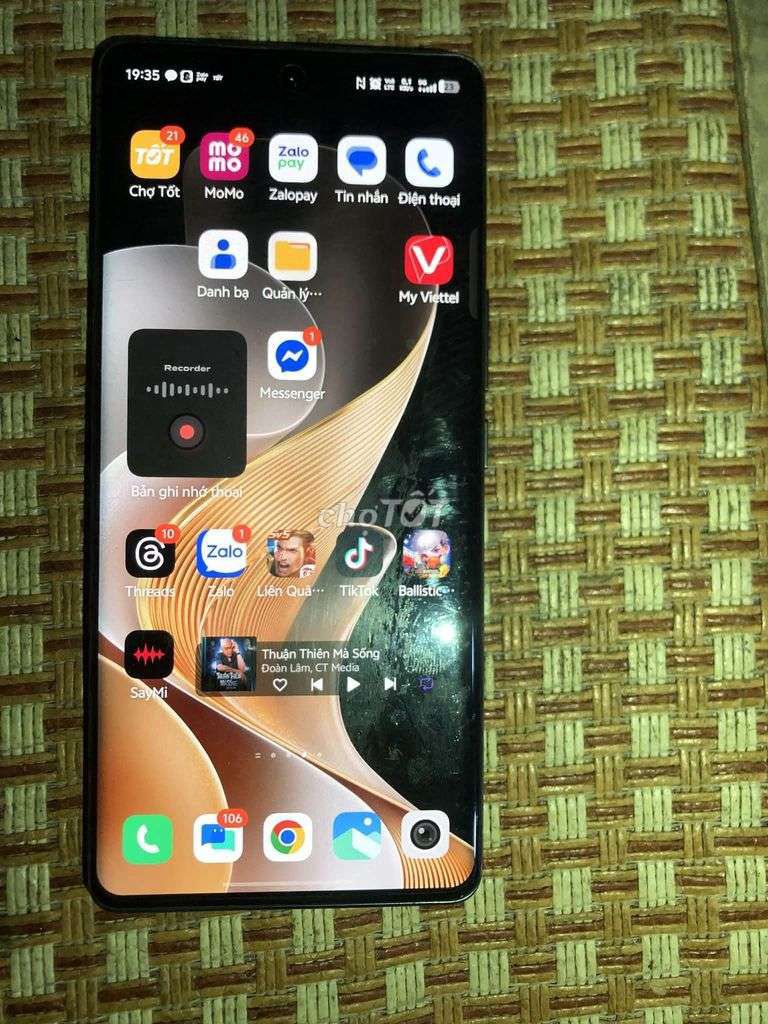 Vivo V40 256GB Đen. Mua bán Điện thoại tại Huyện Phù Cát Bình Định được đăng bởi Vuong hình 1