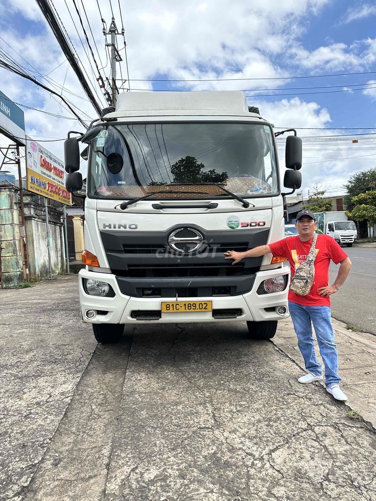 Hino 8T thùng dài 8m6 đời 2020