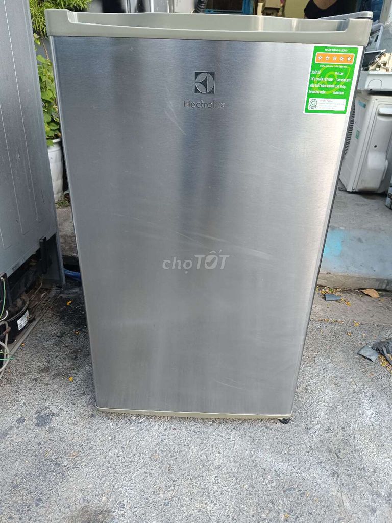 Tủ lạnh mini Electrolux 90l