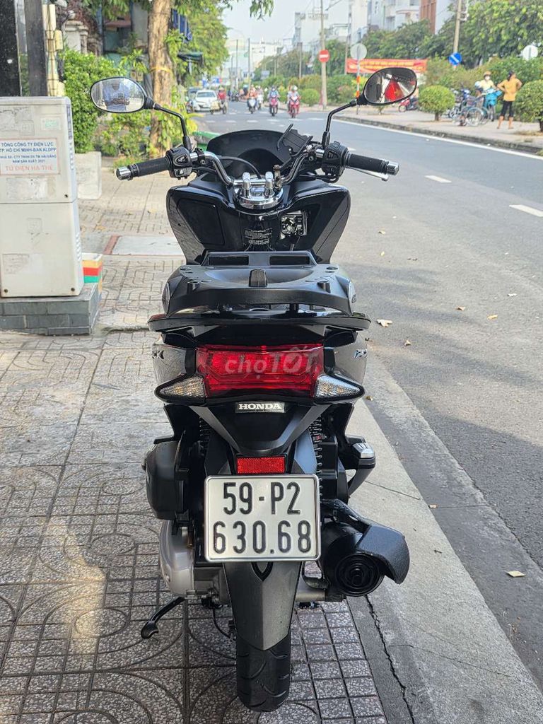 Honda PCX 125 2017, номер Хошимина, на владельце