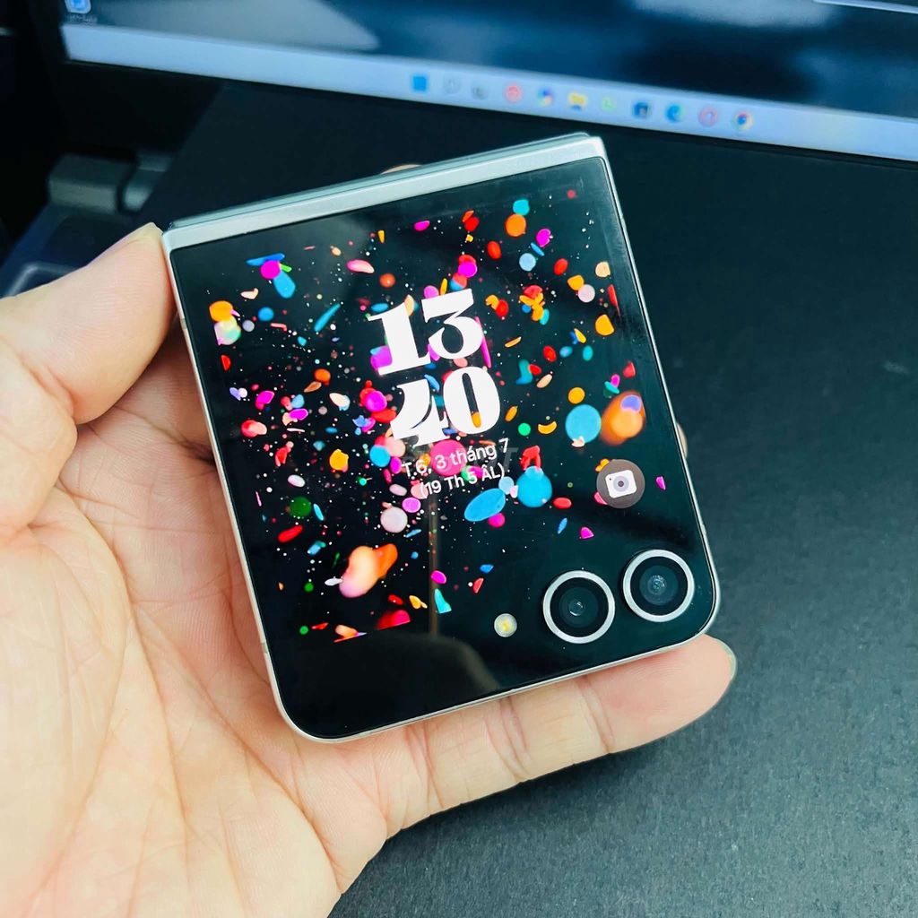 Samsung Z Flip 5 256GB Bạc. Mua bán Điện thoại tại Quận Gò Vấp Tp Hồ Chí Minh được đăng bởi AnVũ02 hình 1