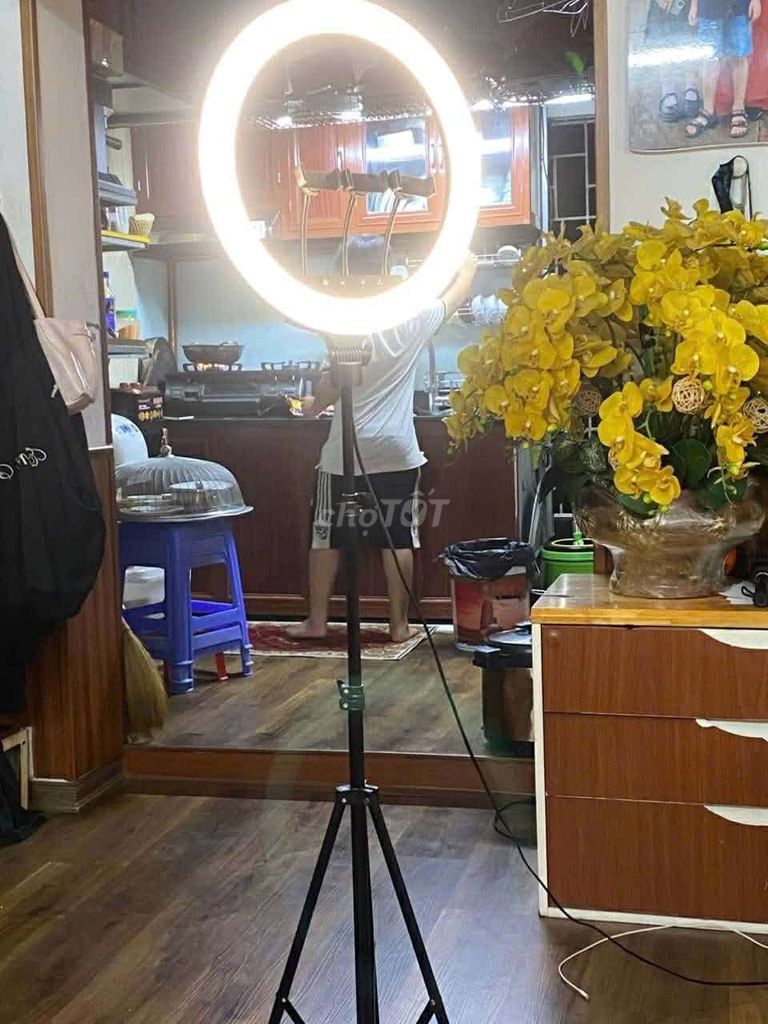 Đèn livestream Kim loại Đen. Mua bán Đèn tại Quận Hai Bà Trưng Hà Nội được đăng bởi Bảo Lâm hình 1