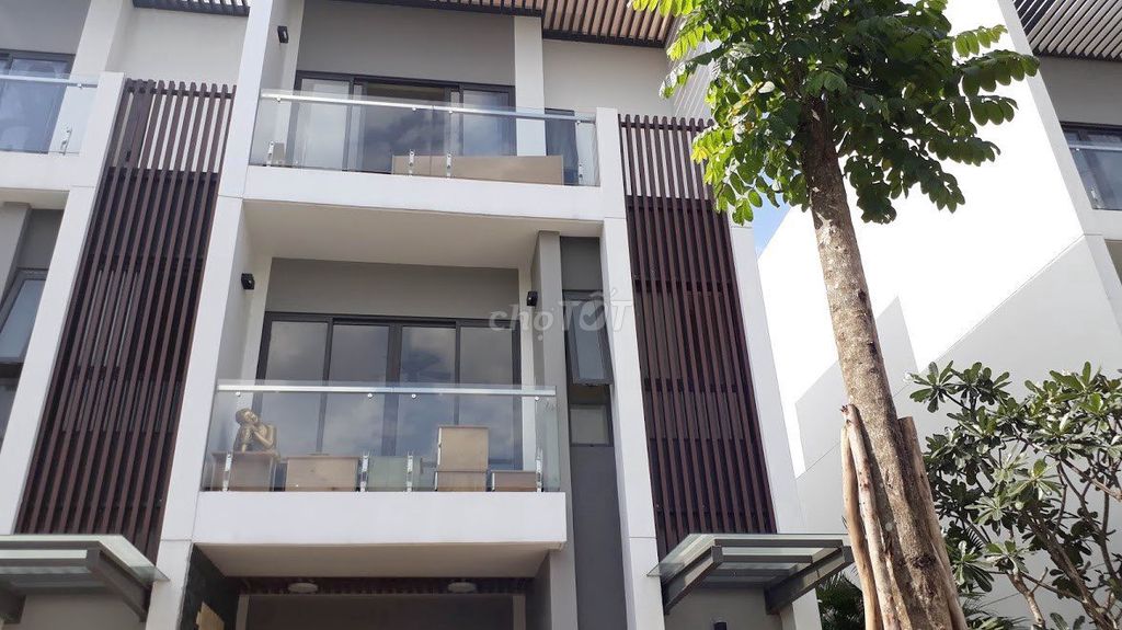 BÁN CĂN HỘ GIÁ TỐT CHỈ 5,7 tỷ - 3PN FULL NT - 105M2 - THE SUN AVENUE