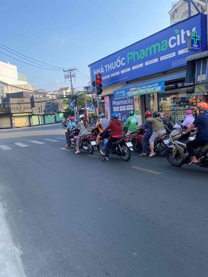 Mặt bằng ngã Năm