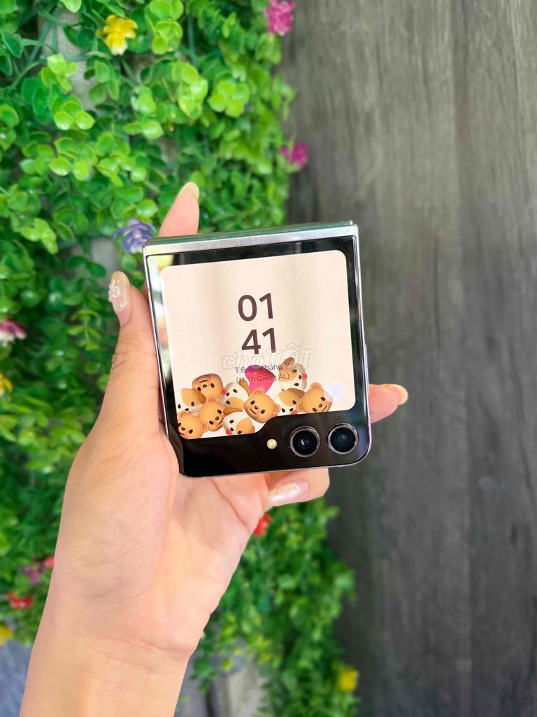Samsung Galaxy Z Flip 5 512GB Tím 12 tháng. Mua bán Điện thoại tại Thị xã Bến Cát Bình Dương được đăng bởi Bông Út hình 1