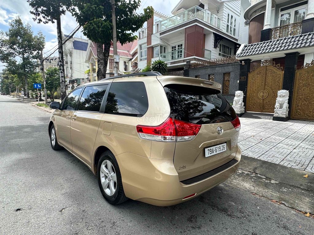 Toyota Sienna 2010 bản LE 2 cửa điện - 80000 km. Mua bán Ô tô tại Quận Bình Tân Tp Hồ Chí Minh được đăng bởi tài hình 9