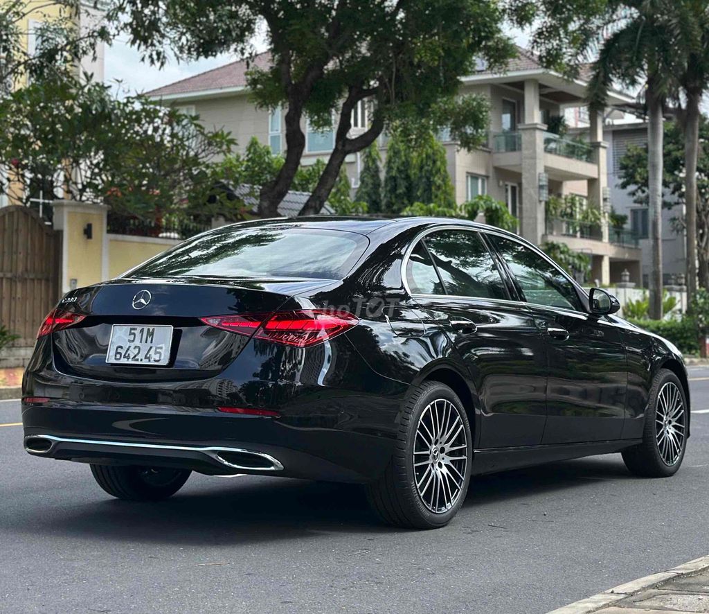 Mercedes Benz C Class 2023 C200 Avantgarde Plus. Mua bán Ô tô tại Quận 7 Tp Hồ Chí Minh được đăng bởi Thế Giới Xe Đức Sài Gòn hình 4