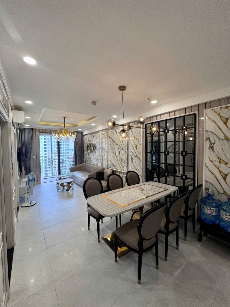 Срочная аренда Saigon South, 2 спальни, 2 санузла, 75м², премиум-мебель