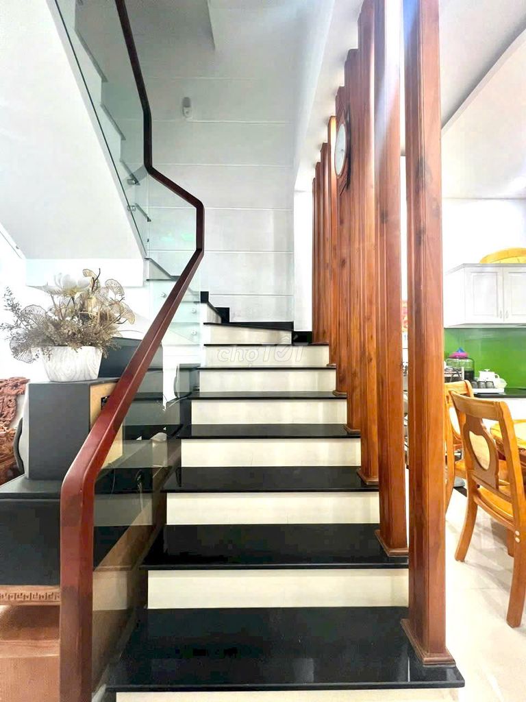 CHO THUÊ NHÀ NGUYÊN CĂN KHU BÀN CỜ TRUNG TÂM GIÁ 20 TRIỆU/THÁNG