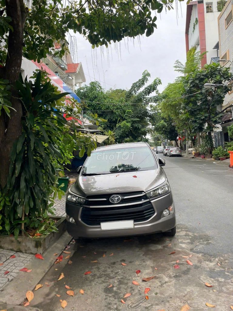 Toyota Innova 2017 2.0E - 180000 km. Mua bán Ô tô tại Quận 7 Tp Hồ Chí Minh được đăng bởi Chu Ngọc Tú Anh hình 1