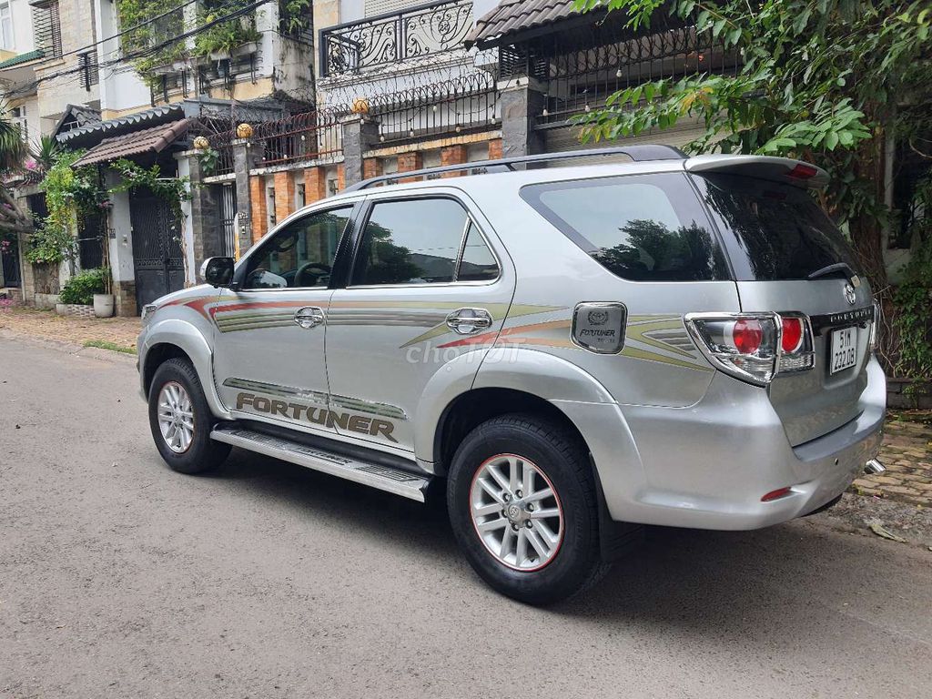 Toyota Fortuner 2014 серебристый автомат