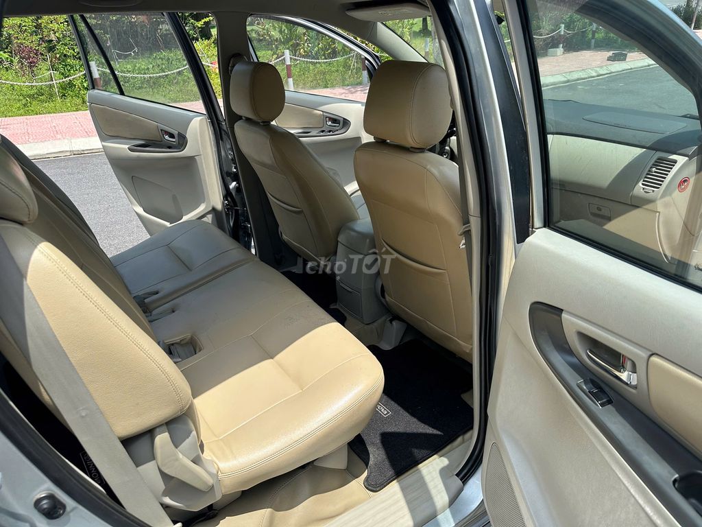 Toyota INNOVA 2.0E cuối 2014 form mới 2015, số tay. Mua bán Ô tô tại Huyện Sóc Sơn Hà Nội được đăng bởi Salon Auto Đào Hằng hình 5