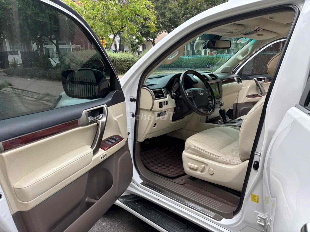 Lexus GX 2*** km. Mua bán Ô tô tại Quận 7 Tp Hồ Chí Minh được đăng bởi Tuấn Đỗ hình 10
