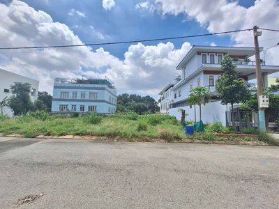 Đất đẹp xây biệt thự kdc Biconsi p. Tân Bình Tp. Dĩ An. Mua bán đất tại Thành phố Dĩ An Bình Dương được đăng bởi  Hậu Trần Bđs 