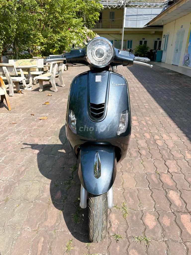 Vespa JVC ghi bóng siêu nét